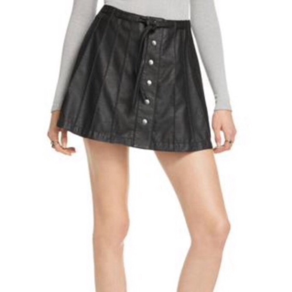 🦋Free people faux leather mini🦋